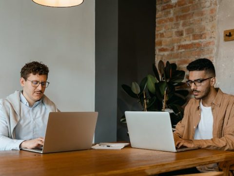 How can D365 Finance support businesses with complex fixed asset management