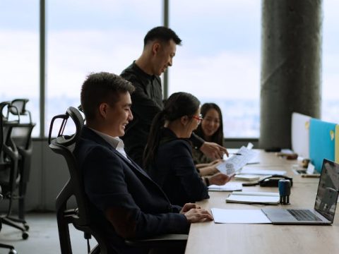 What AI capabilities does Dynamics 365 offer for predicting customer churn